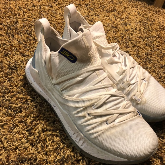 white steph curry shoes